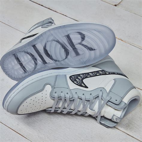 how to buy nike dior|More.